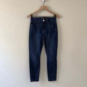 7 For All Mankind Jen7 Ankle Skinny Jeans raw hem dark Wash zip button pockets 4